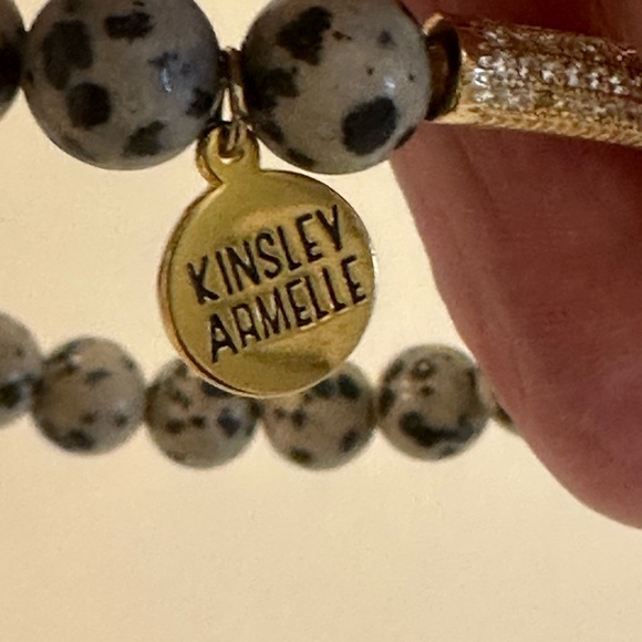 Kinsley Armelle Speckled Stretch Stone Bracelet with a Gold Tone Design Signed - Picture 3 of 7